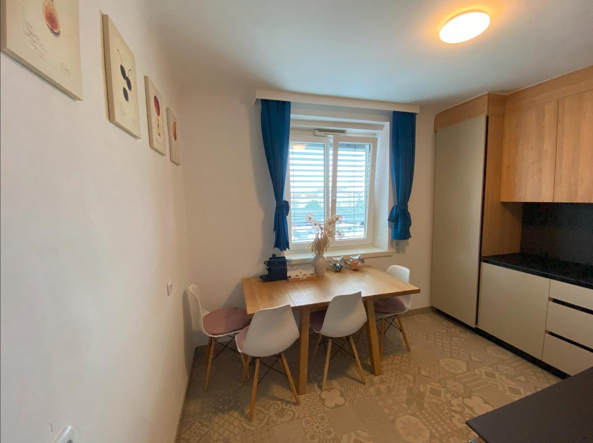 Anzotika Apartment, * Wien